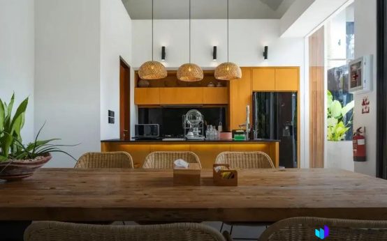 Living Room Layouts Featuring Wooden Furniture: Inspiring Ideas